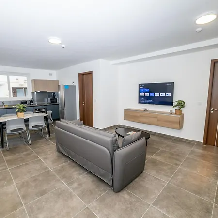 Apartment Family 2-bedroom Maisonette - By Hostmt